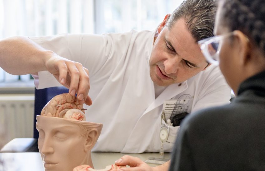 Steun onderzoek naar hersenschade na coronavirus